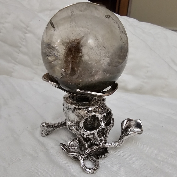 81g, Silvertone Skull Sphere Holder, 5.5x4x4 (approx.), 4cm diameter Holder, New - Picture 6 of 9